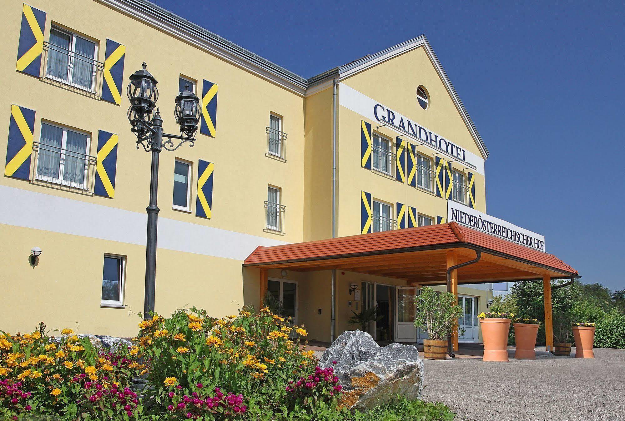 Grandhotel Niederoesterreichischer Hof Lanzenkirchen Exterior photo